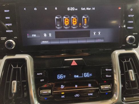 Used 2021 Kia Sorento SX image 25