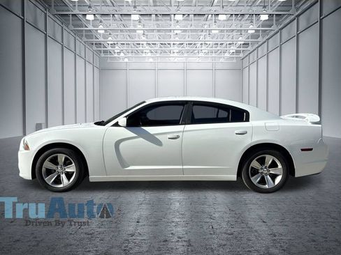 Used 2014 Dodge Charger SE w/ Sport Appearance Group RWD image 4