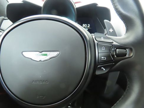 Used 2023 Aston Martin DBS Coupe image 12