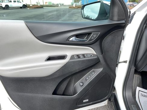 Used 2018 Chevrolet Equinox Premier image 14