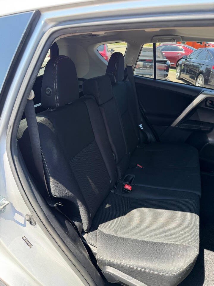 Used 2013 Toyota RAV4 XLE AWD/4WD image 22