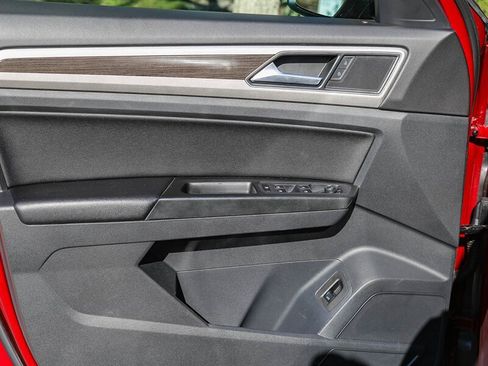 Used 2018 Volkswagen Atlas SEL w/ R-Line Package image 28