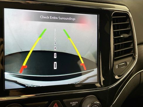 Used 2022 Jeep Grand Cherokee Limited image 14