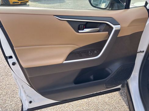 Used 2019 Toyota RAV4 XLE image 16