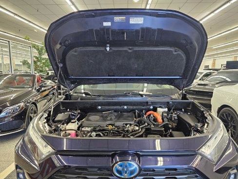 Used 2022 Toyota RAV4 XLE Premium AWD/4WD image 39