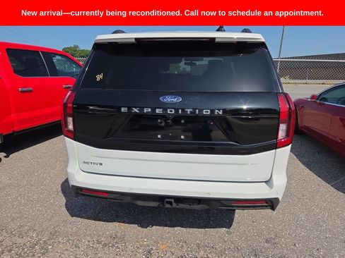 Used 2025 Ford Expedition Active AWD/4WD image 4