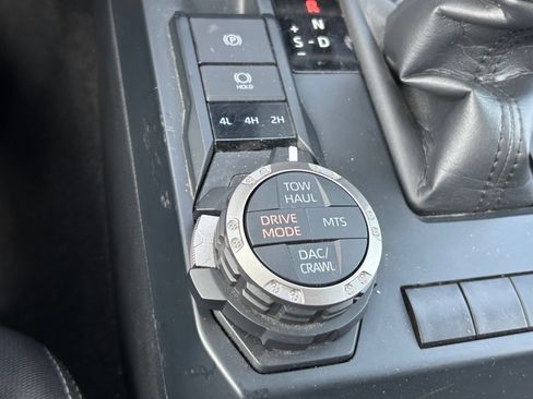Used 2025 Toyota Tacoma TRD Off-Road AWD/4WD image 7