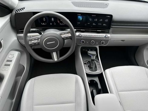 New 2026 Hyundai Kona SE image 11