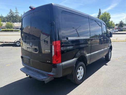 Used 2020 Mercedes-Benz Sprinter 2500 image 7