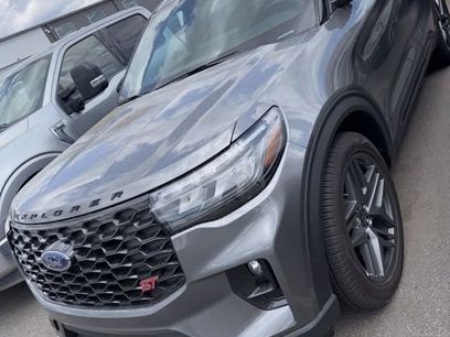 Used 2025 Ford Explorer ST