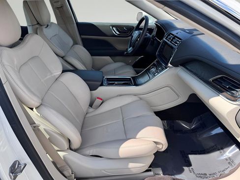 Used 2019 Lincoln Continental Reserve FWD image 33