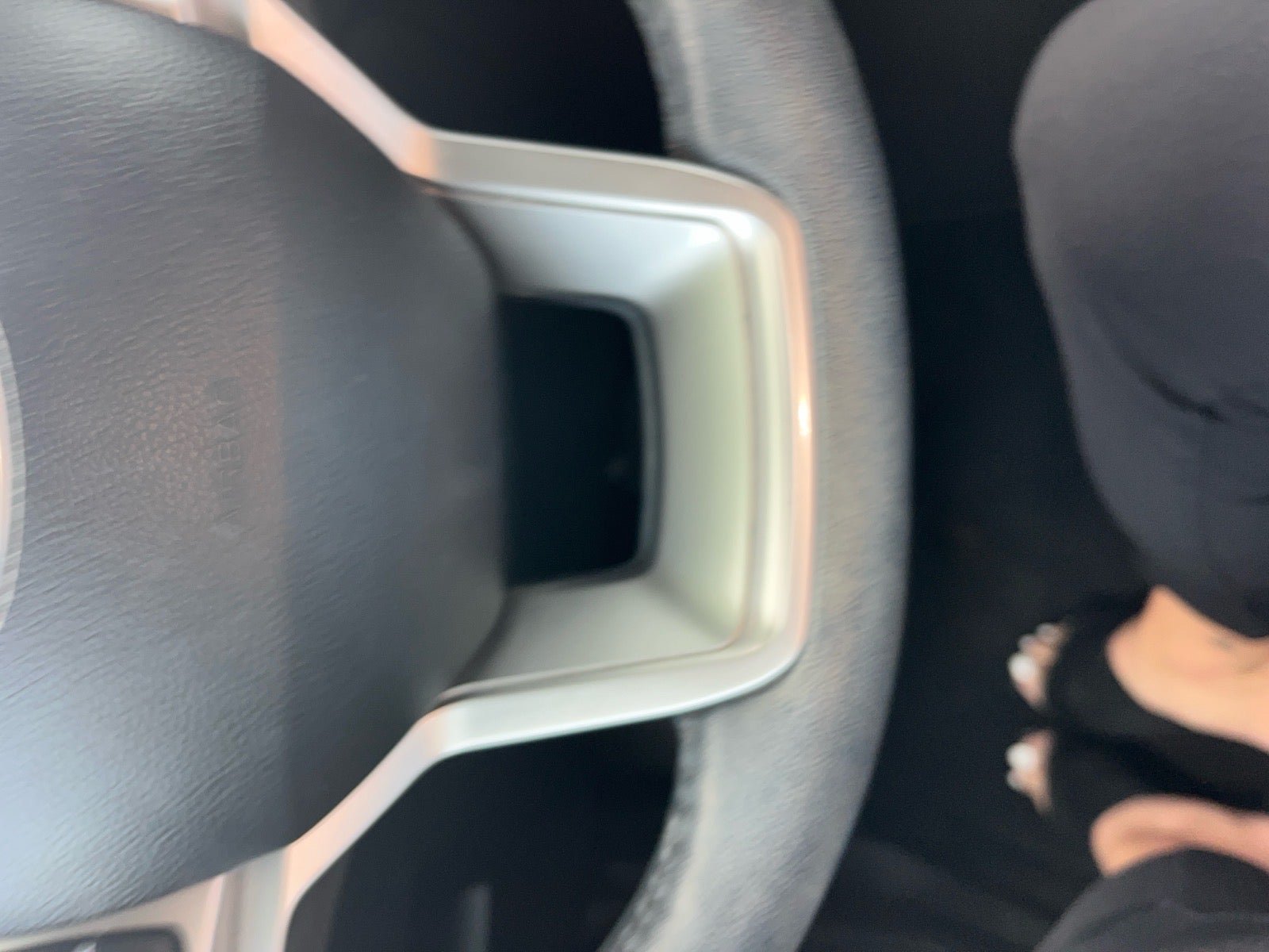 Used 2023 Ford Explorer XLT RWD image 14