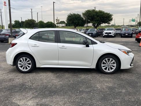 Certified 2026 Toyota Corolla SE FWD image 4