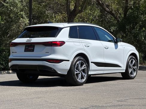 Used 2027 Audi Q6 e-tron Premium Plus w/ Premium Plus AWD/4WD image 5