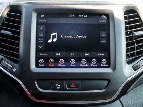 Used 2020 Jeep Cherokee Trailhawk w/ Cold Weather Group image 23