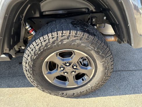 Used 2020 Jeep Gladiator Rubicon image 21