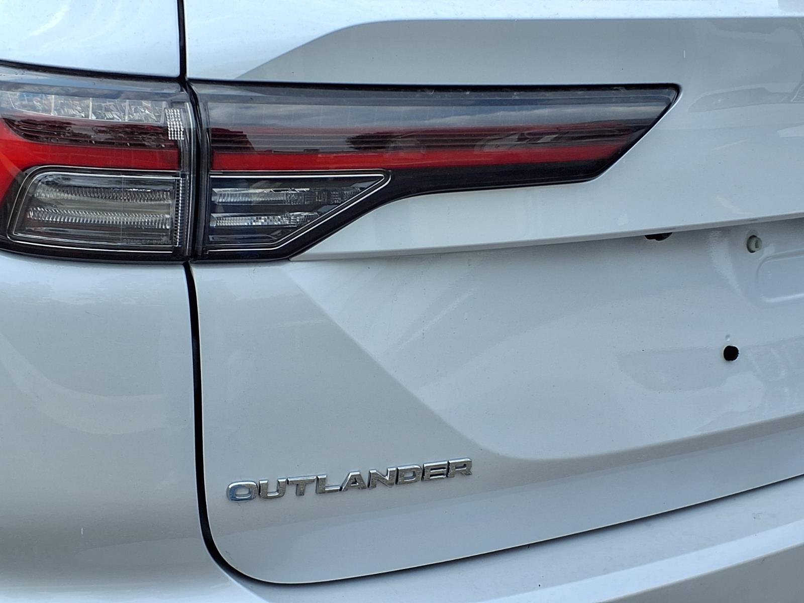 Used 2025 Mitsubishi Outlander SE AWD/4WD image 23