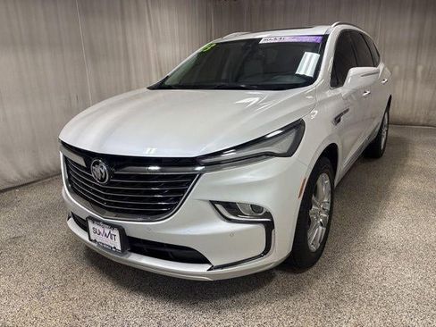 Used 2023 Buick Enclave Essence w/ Experience Buick Package image 7