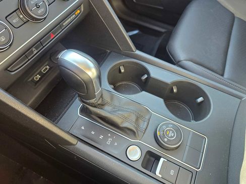 Used 2019 Volkswagen Atlas SE w/ Towing Package image 32