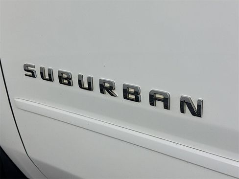 Used 2016 Chevrolet Suburban LTZ image 28