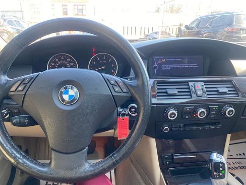 Used 2010 BMW 535i xDrive Wagon AWD/4WD image 29