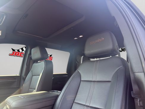 Used 2024 Chevrolet Silverado 3500 High Country w/ High Country Premium Package AWD/4WD image 4