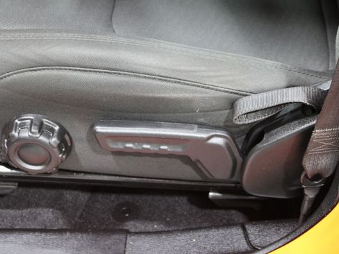 Used 2018 Jeep Wrangler Unlimited Sport AWD/4WD image 3