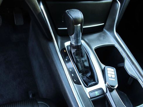 Used 2018 Honda Accord LX image 15