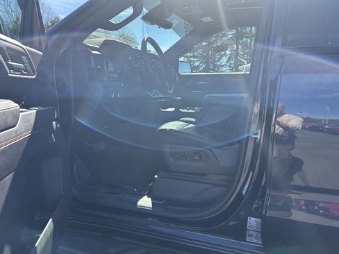Used 2025 GMC Sierra 1500 AT4 w/ AT4 Premium Package image 13