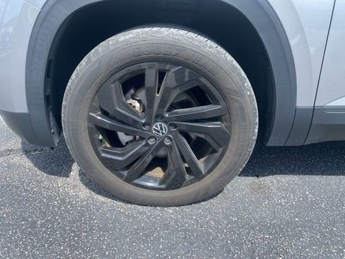 Used 2023 Volkswagen Atlas SE w/ Black Wheel Package FWD image 7