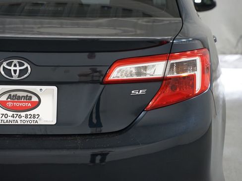 Used 2014 Toyota Camry SE FWD image 9