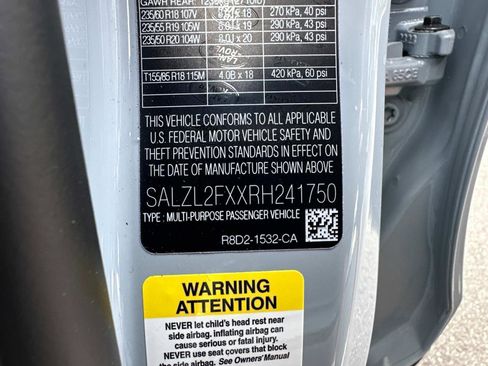 Used 2024 Land Rover Range Rover Evoque Dynamic SE image 28