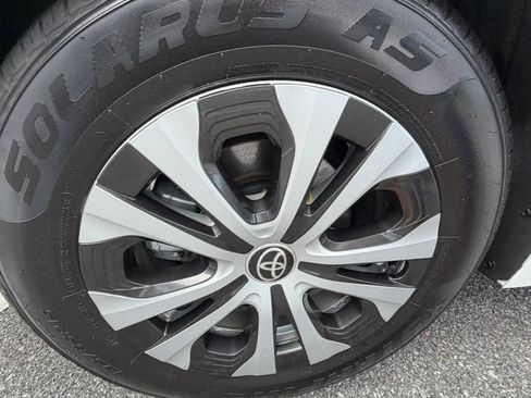 Used 2022 Toyota Corolla LE FWD image 28