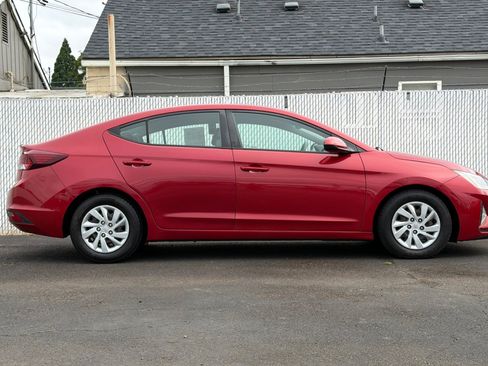 Used 2020 Hyundai Elantra SE FWD image 3