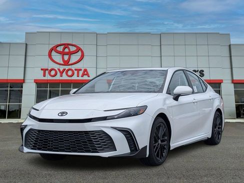 New 2026 Toyota Camry SE FWD image 1