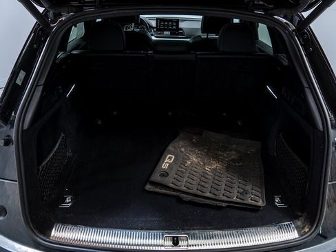 Used 2021 Audi Q5 e Premium Plus w/ Premium Plus Package image 31