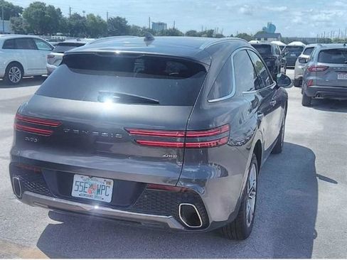 Used 2025 Genesis GV70 2.5T AWD/4WD image 2