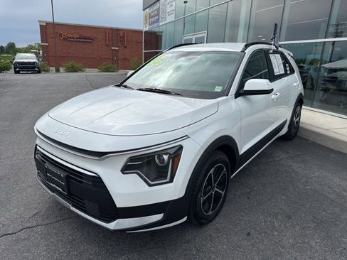 Certified 2023 Kia Niro LX FWD image 4