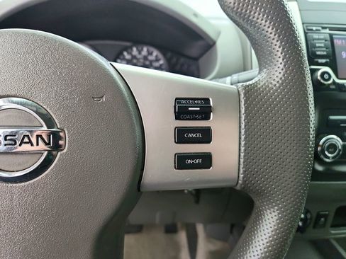 Used 2018 Nissan Frontier SV AWD/4WD image 17