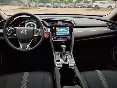 Used 2018 Honda Civic EX image 5