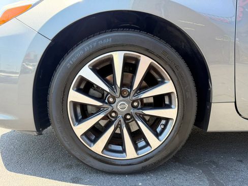 Used 2017 Nissan Altima 2.5 SV FWD image 23