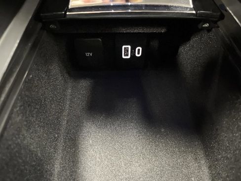 Used 2024 Lincoln Corsair AWD image 24