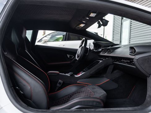 Used 2023 Lamborghini Huracan Tecnica RWD image 42