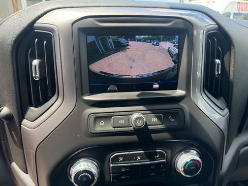 Used 2020 GMC Sierra 1500 4x4 Crew Cab w/ Convenience Package image 17