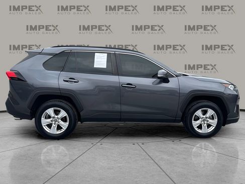 Used 2019 Toyota RAV4 XLE w/ Convenience Package AWD/4WD image 6
