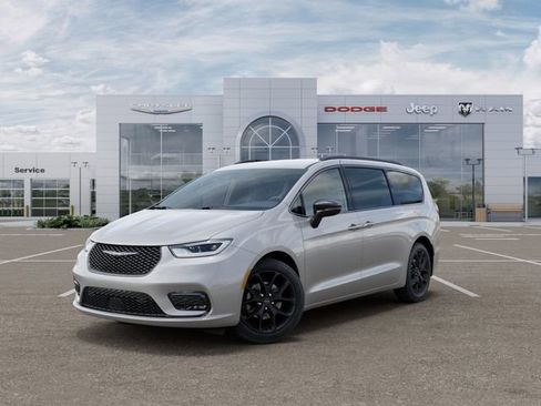 New 2026 Chrysler Pacifica Select w/ S Appearance Package FWD image 1