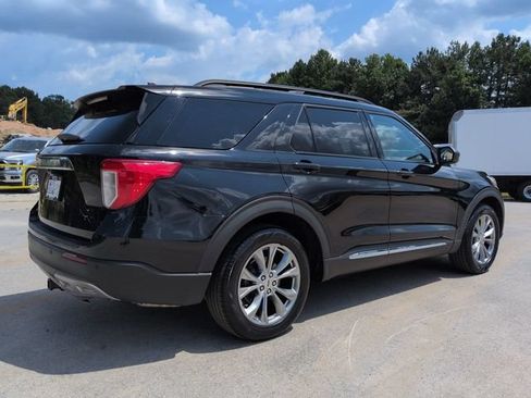 Certified 2023 Ford Explorer XLT w/ Equipment Group 202A RWD image 4