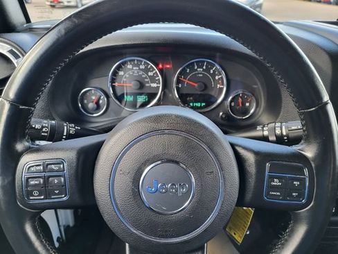 Used 2015 Jeep Wrangler Unlimited Rubicon w/ Connectivity Group image 19