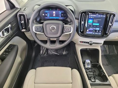 New 2026 Volvo XC40 B4 Plus w/ Climate Package FWD image 11