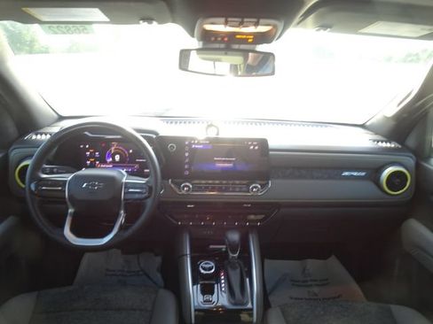 Used 2023 Chevrolet Colorado ZR2 AWD/4WD image 11